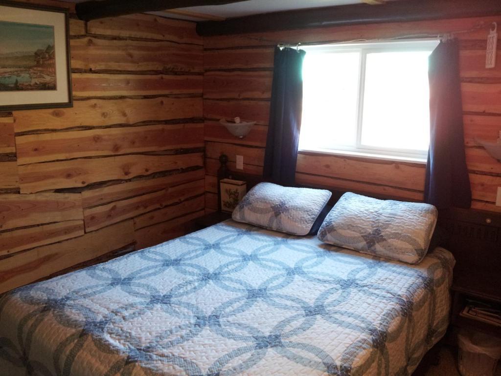 Готель Steamboat Mountain Chalets Spillimacheen Номер фото