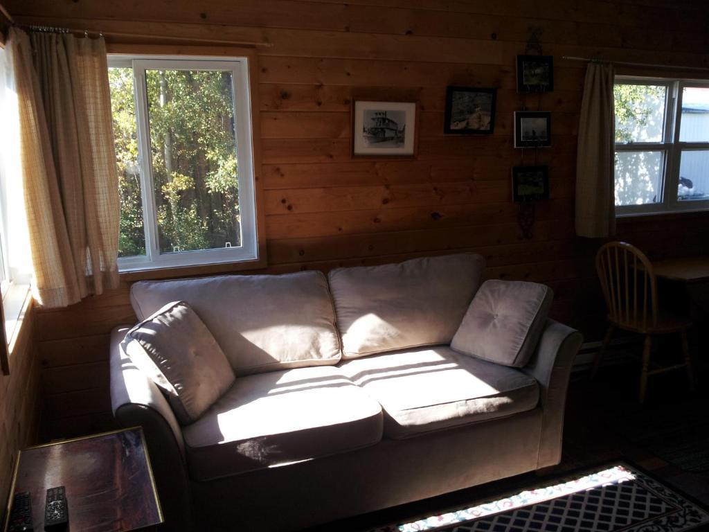 Готель Steamboat Mountain Chalets Spillimacheen Номер фото
