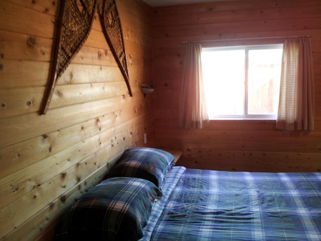 Готель Steamboat Mountain Chalets Spillimacheen Номер фото