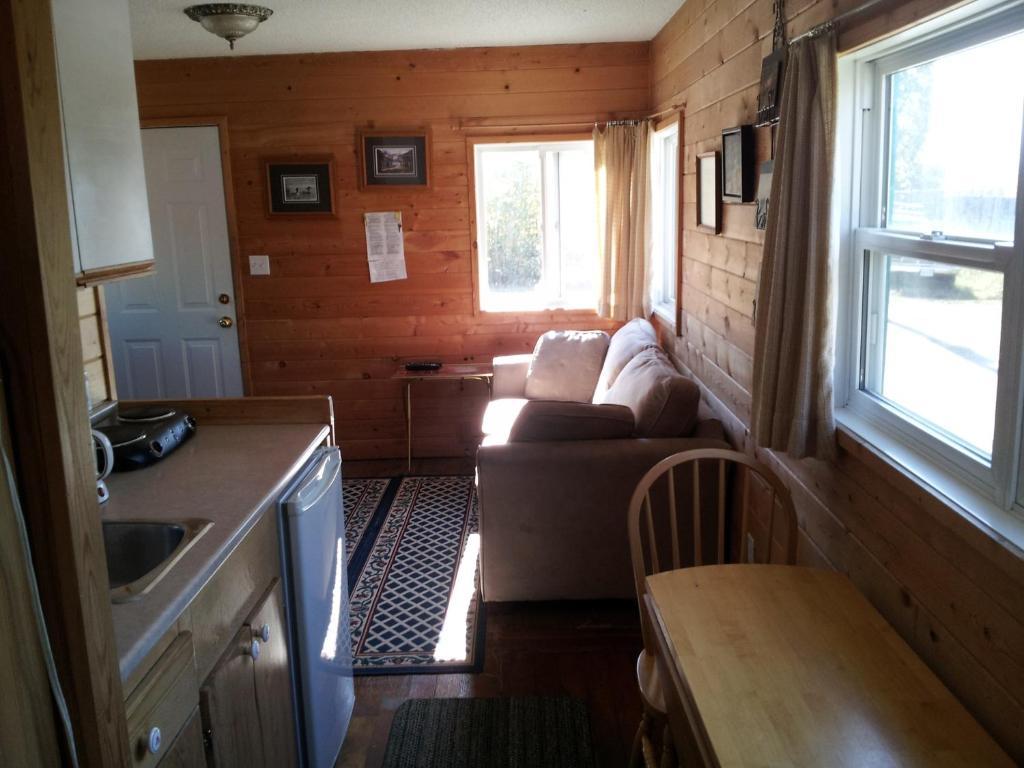 Готель Steamboat Mountain Chalets Spillimacheen Номер фото