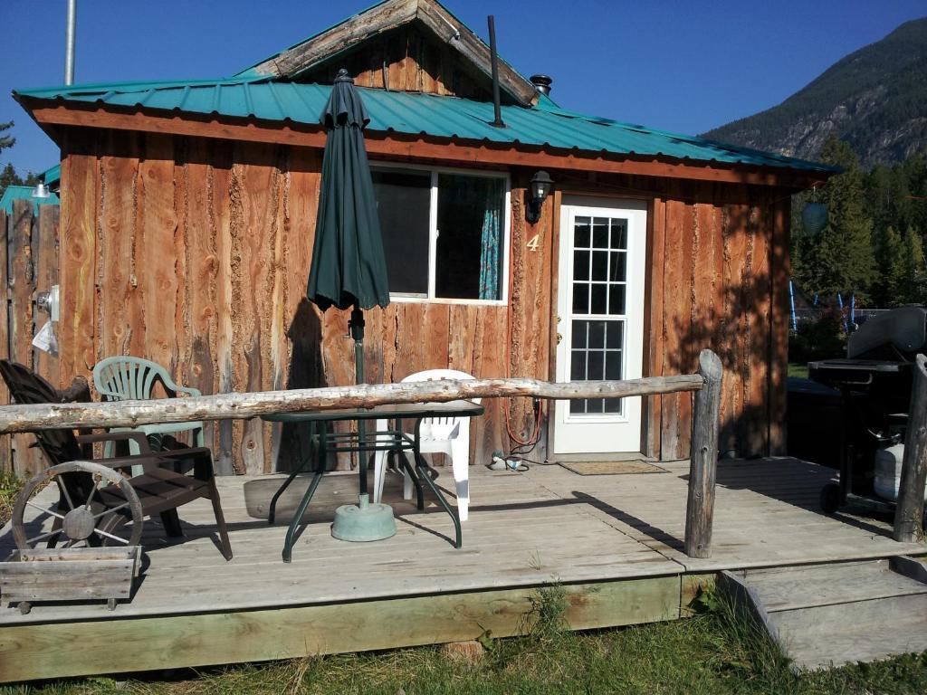 Готель Steamboat Mountain Chalets Spillimacheen Номер фото