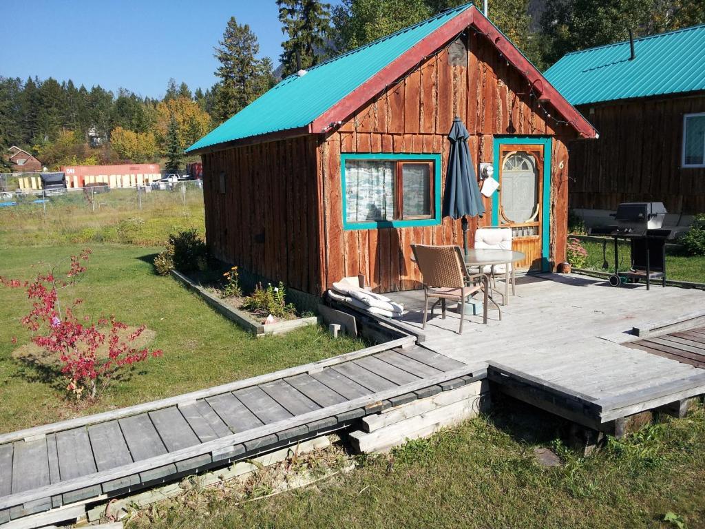 Готель Steamboat Mountain Chalets Spillimacheen Номер фото